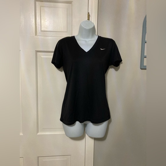 Nike Tops - Nike Women's Black Short Sleeve Tee